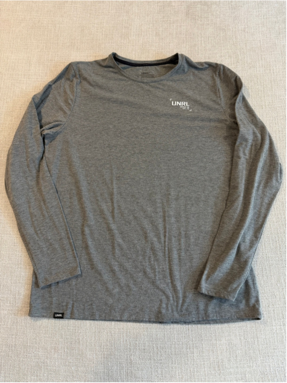 UNRL men’s gray long sleeve T-shirt size large